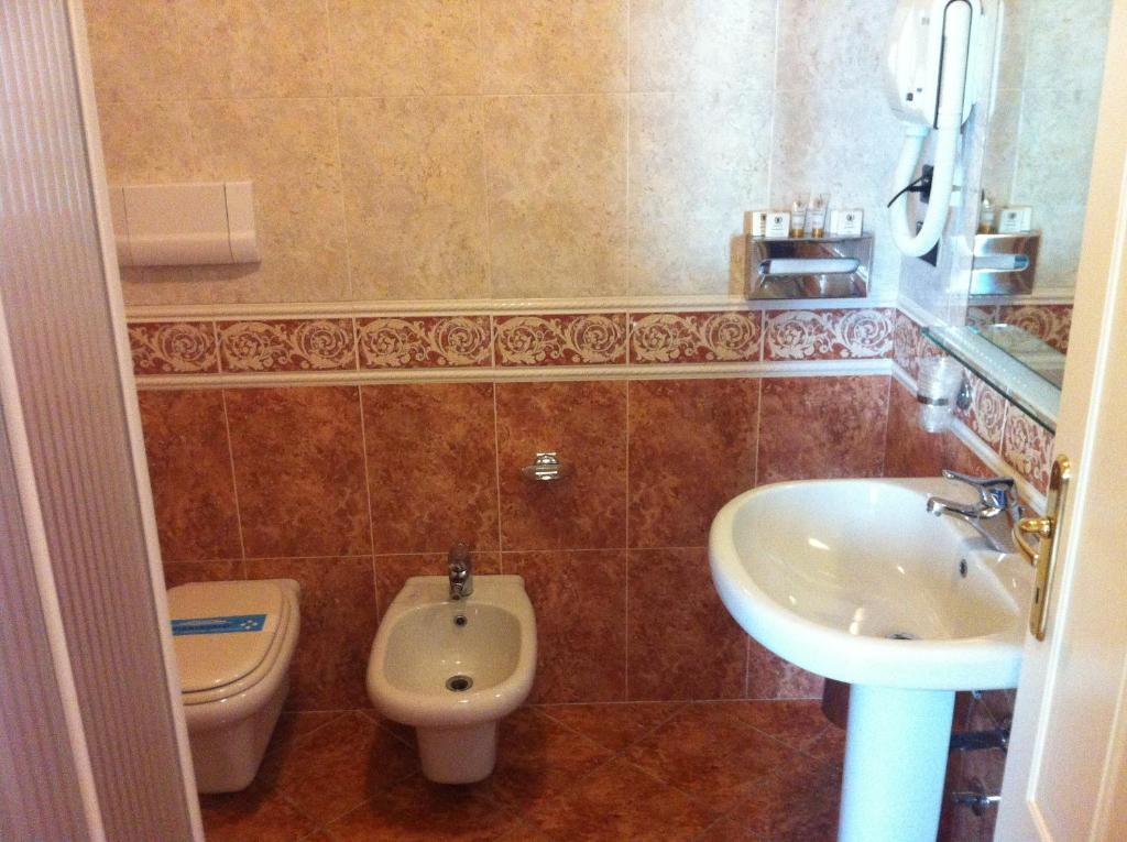 Hotel Impero Брешія Номер фото