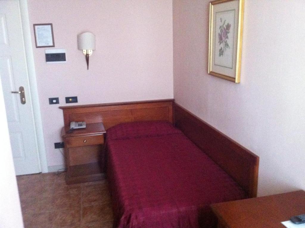 Hotel Impero Брешія Номер фото