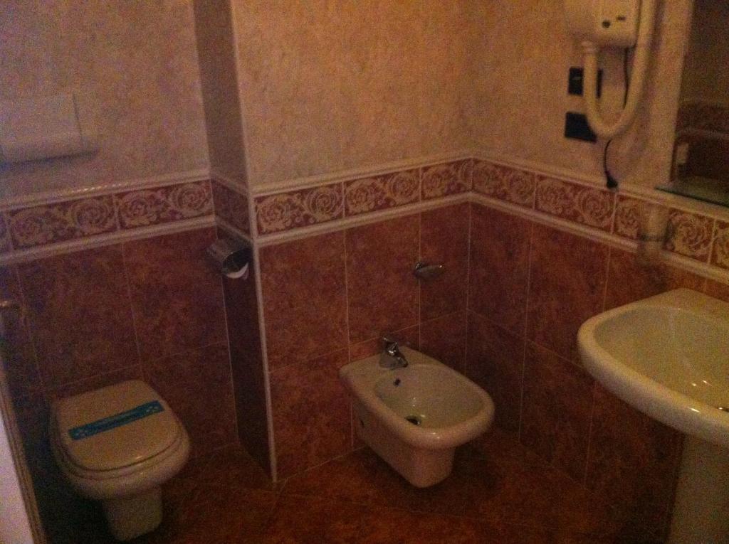 Hotel Impero Брешія Номер фото