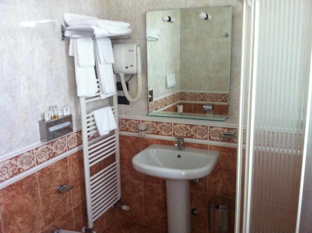 Hotel Impero Брешія Номер фото